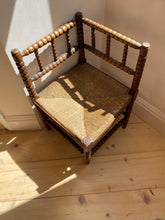 Load image into Gallery viewer, Bobbin Corner Chair