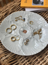 Load image into Gallery viewer, Vintage Bareuther Oyster Plate