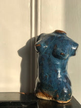 Load image into Gallery viewer, Pottery Bust