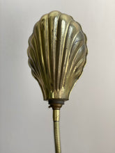 Load image into Gallery viewer, Brass Clam Shell Lamp