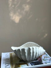 Load image into Gallery viewer, Ceramic Conch Shell