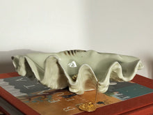 Load image into Gallery viewer, Clam Shell Dish