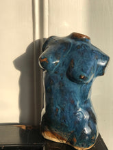 Load image into Gallery viewer, Pottery Bust