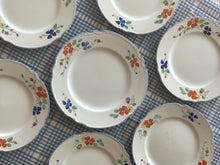 Load image into Gallery viewer, Vintage Floral Dinner Set