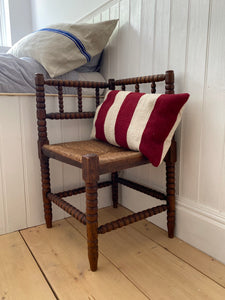 Bobbin Corner Chair