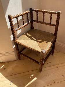 Bobbin Corner Chair