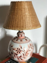Load image into Gallery viewer, Pink pottery lamp
