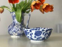 Load image into Gallery viewer, Blue &amp; White Scalloped Bowl
