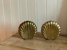 Load image into Gallery viewer, Brass Clam Shell Candleholders
