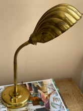 Load image into Gallery viewer, Brass Clam Shell Lamp
