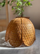 Load image into Gallery viewer, Rattan Scallop Shade
