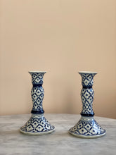 Load image into Gallery viewer, Scallop Blue &amp; White Candlesticks
